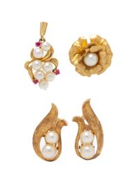 A Collection of 14 Karat Yellow Gold and Cultured Pearl Jewelry,
