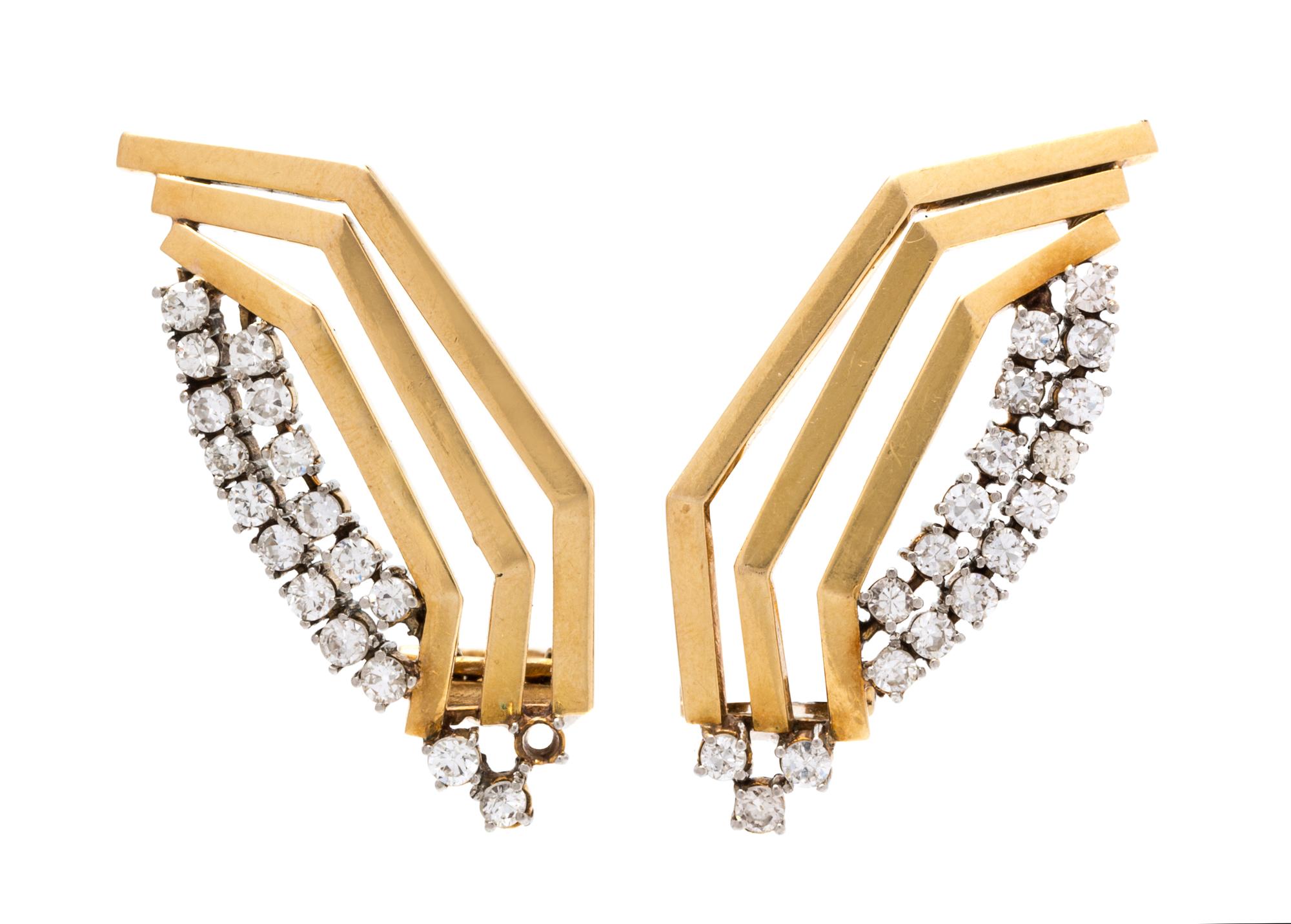 A Pair of Yellow Gold and Diamond Earclips, 9.30 dwts.