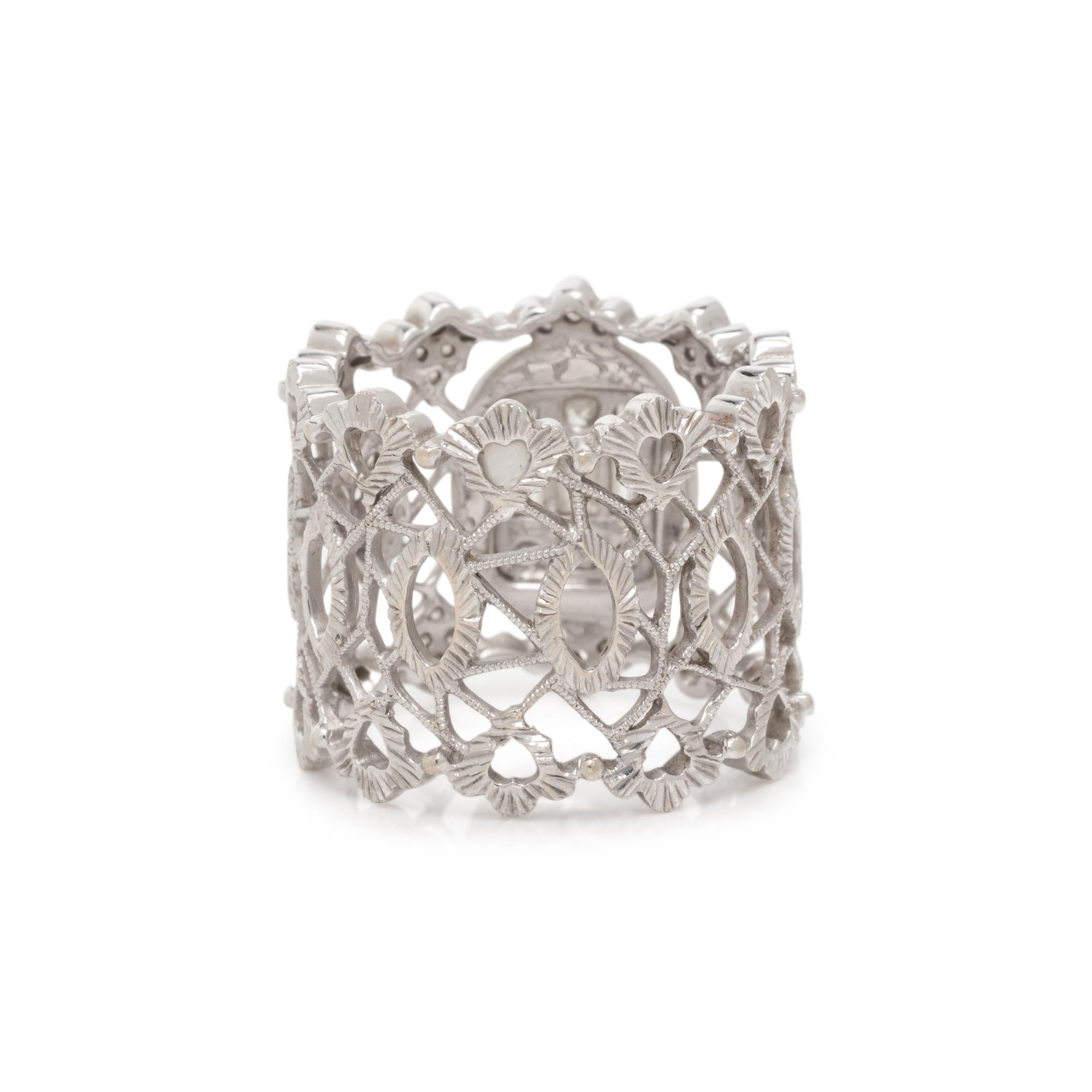 WHITE GOLD AND DIAMOND RING