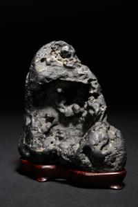 A Small Lingbi Scholar's Rock