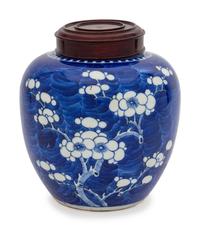 A Chinese Blue and White Porcelain 'Crackle-Ice and Prunus' Ginger Jar