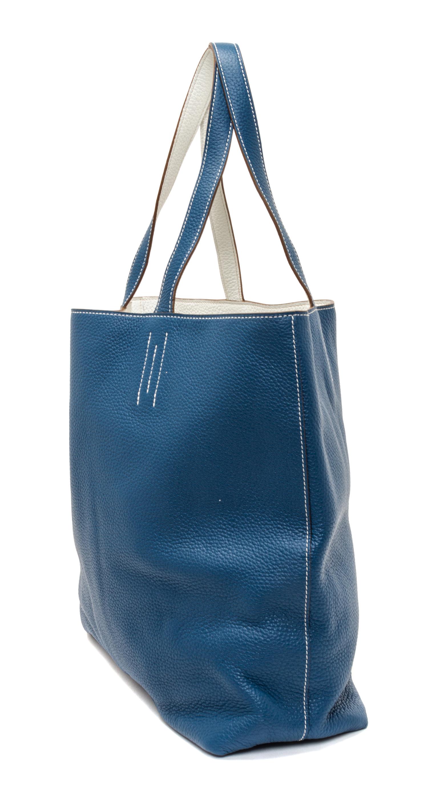 An Hermes Blanc/Bleu 45cm Taurillon Clemence Double Sens Tote, 17.5" x 15.5" x 5".