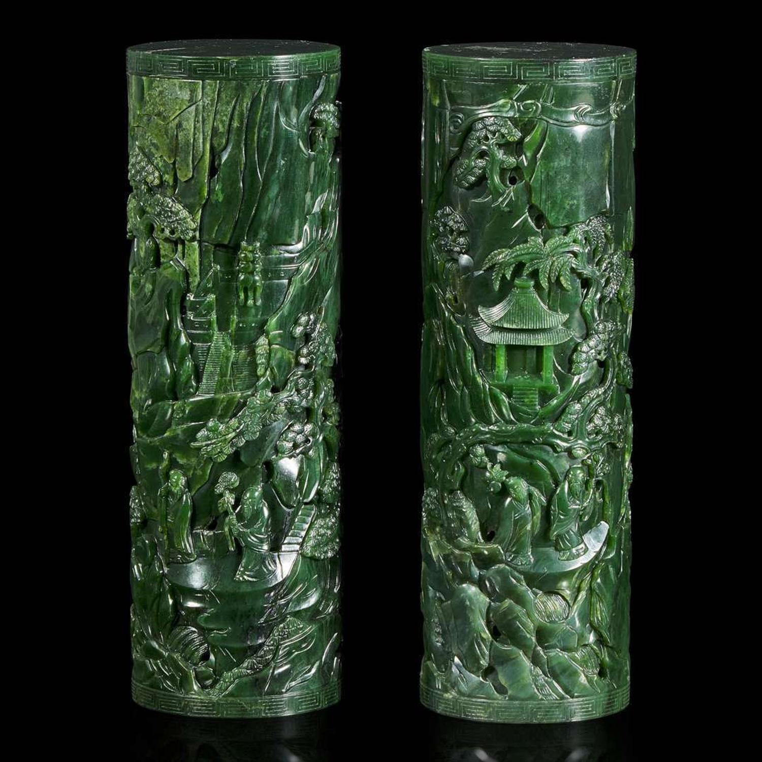 A pair of Chinese spinach jade cylinder censers and covers with wood stand 翠玉熏香炉一对及木底座 Late 19th/ early 20th century ???????????