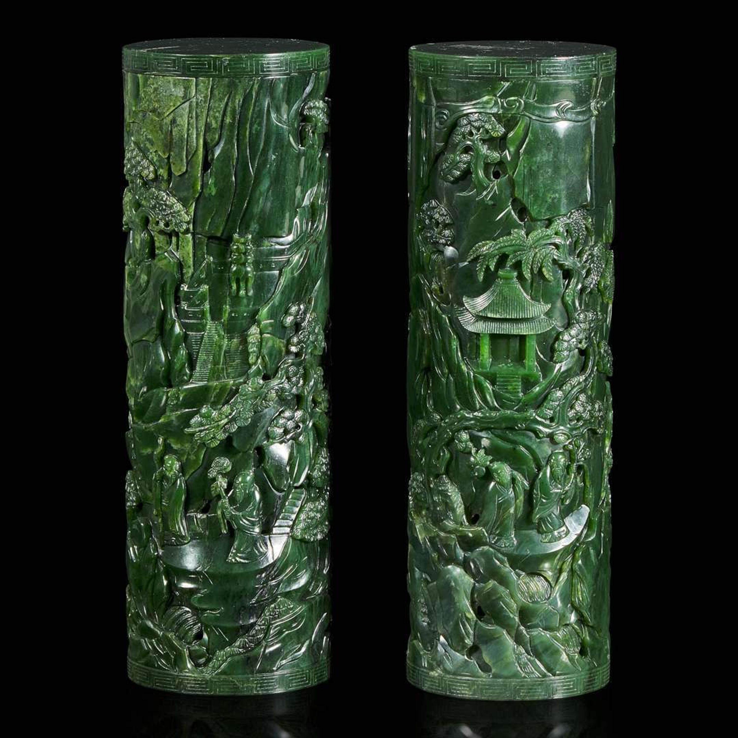 A pair of Chinese spinach jade cylinder censers and covers with wood stand 翠玉熏香炉一对及木底座 Late 19th/ early 20th century ???????????