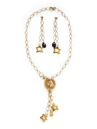 OXO, YELLOW GOLD NECKLACE AND EARRINGS