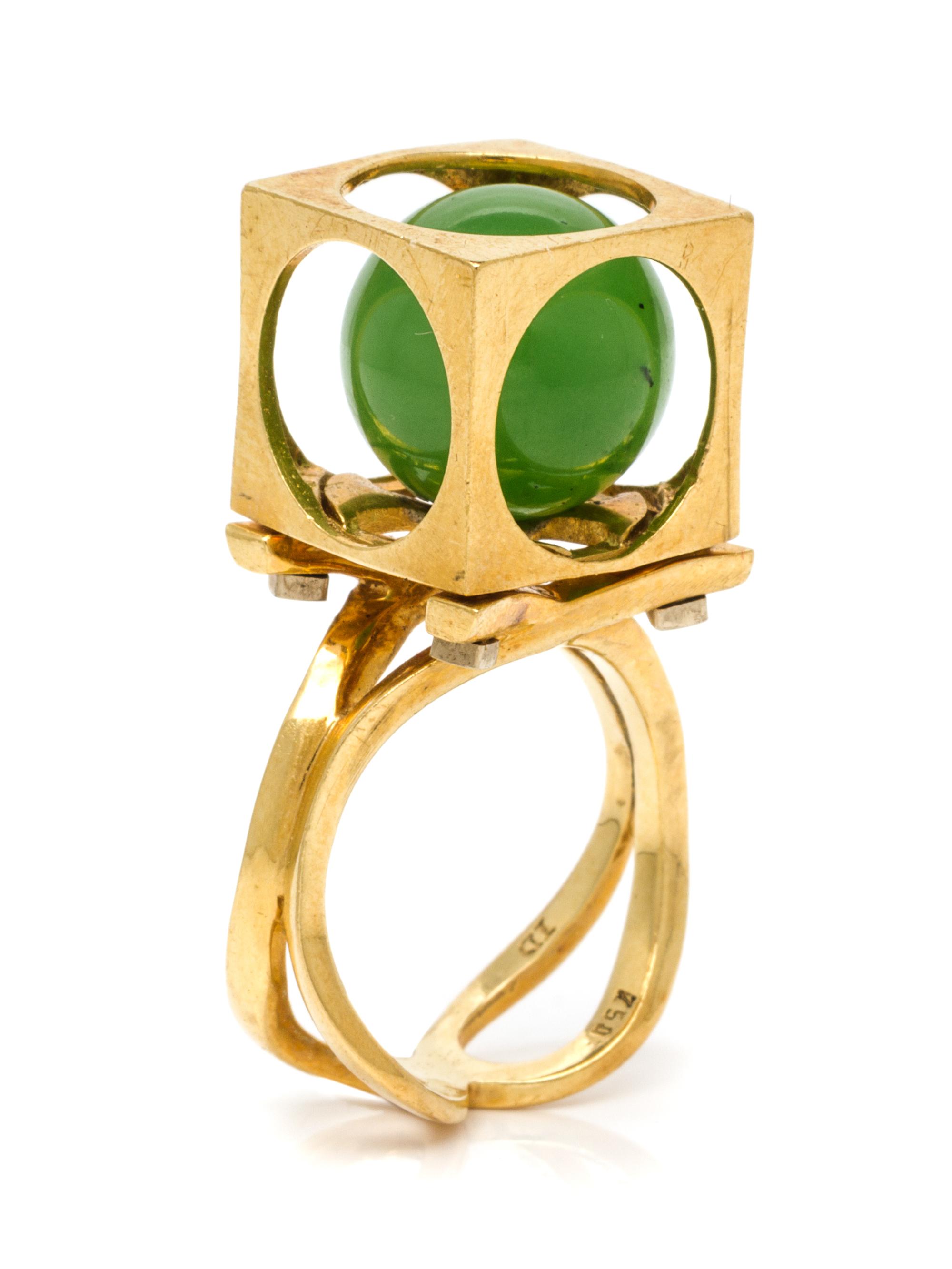 A Modernist 18 Karat Yellow Gold and Nephrite Jade Ring, 8.90 dwts.