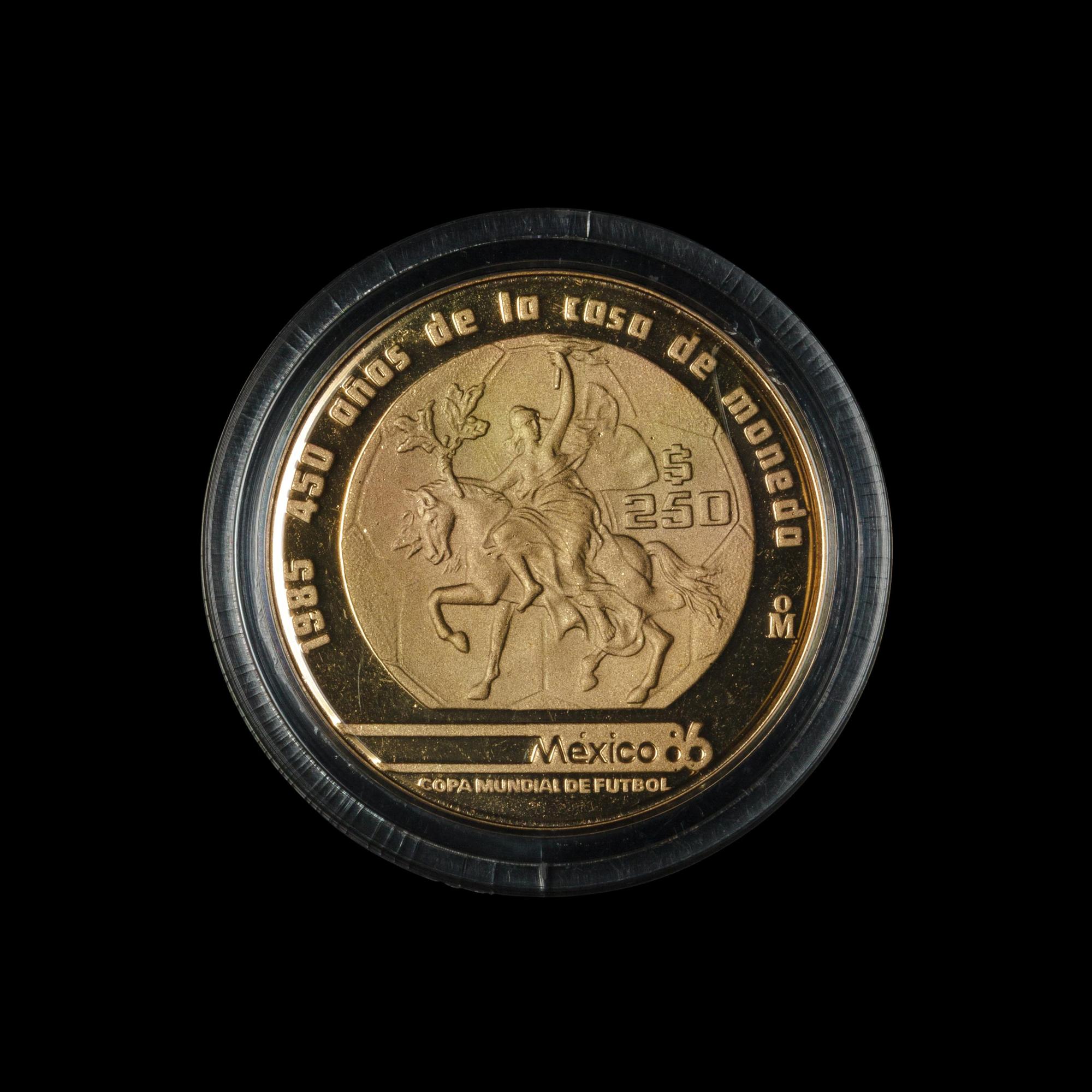 [MEXICO] A 1986 World Cup Commemorative 250 Peso Gold Proof