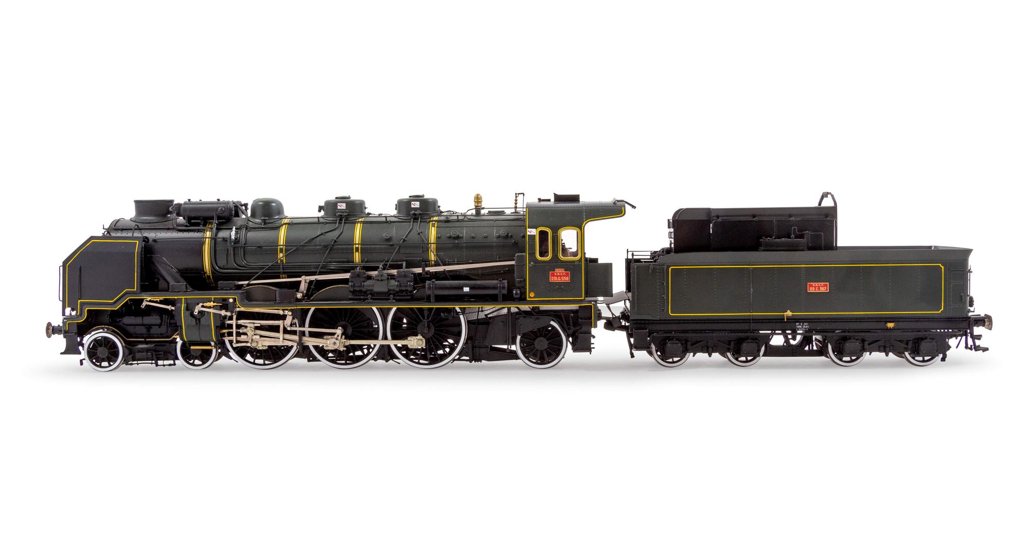 A Fulgurex Polychrome O-Gauge S.N.C.F 4-6-2 Locomotive and Tender
