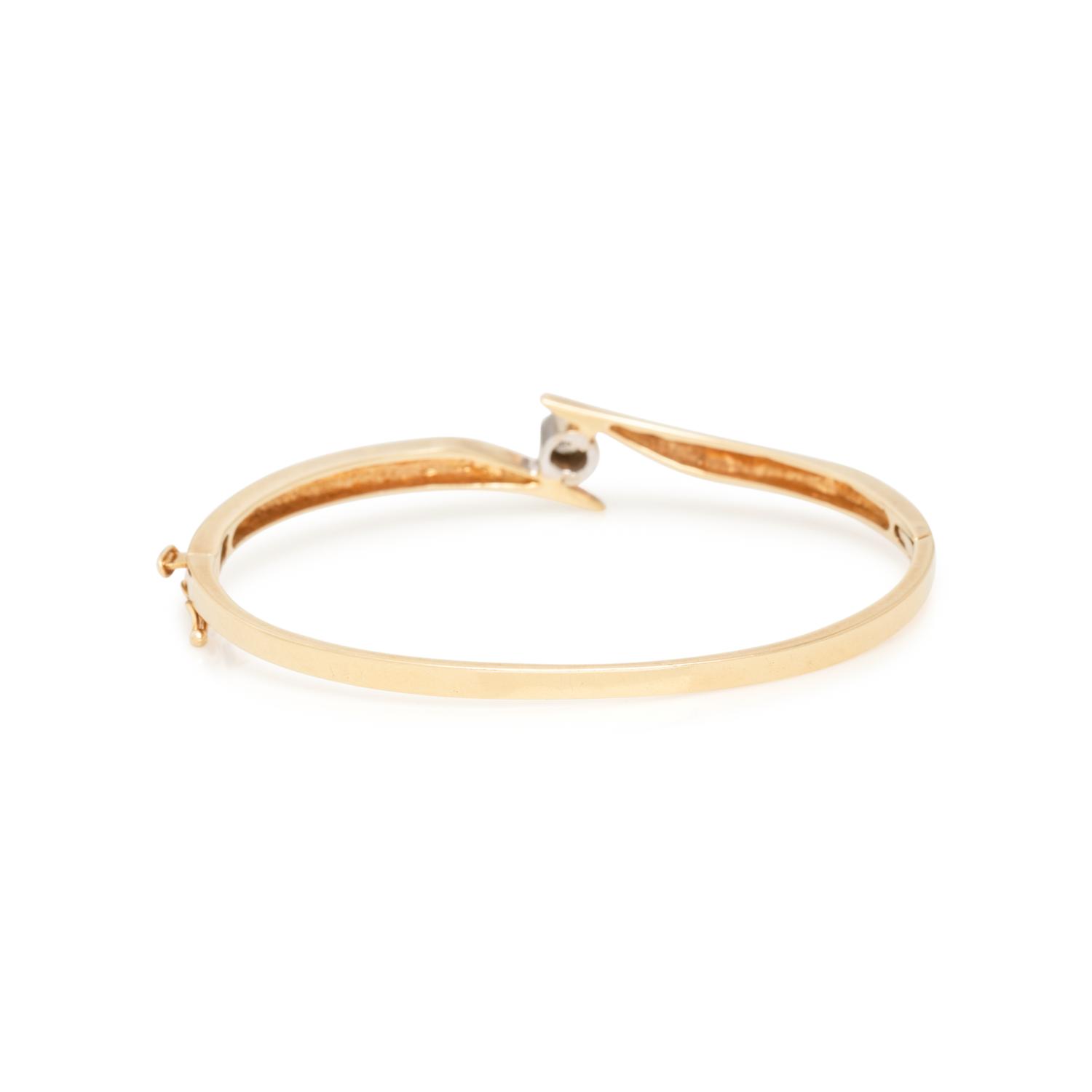 YELLOW GOLD AND DIAMOND BANGLE BRACELET