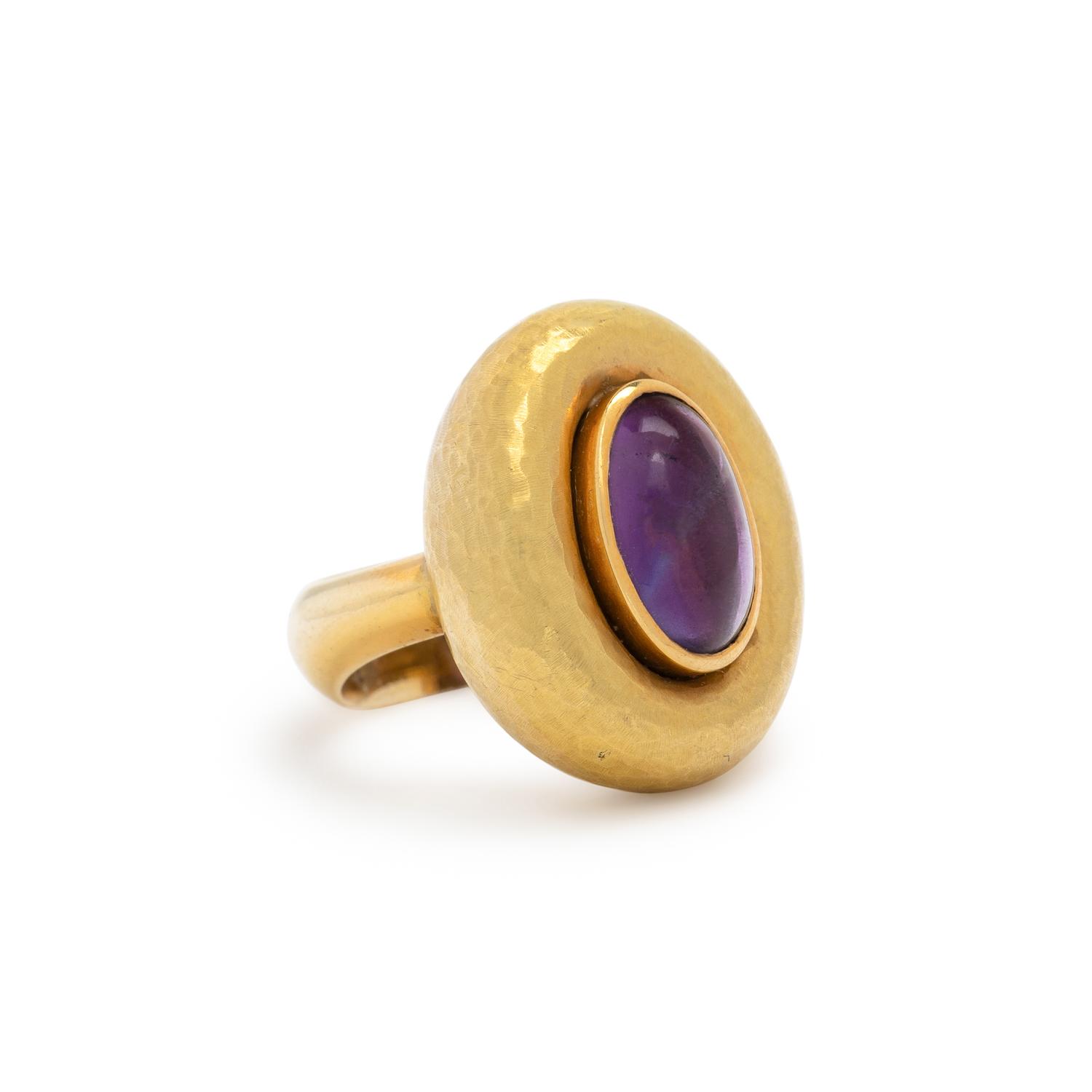 YELLOW GOLD AND AMETHYST RING