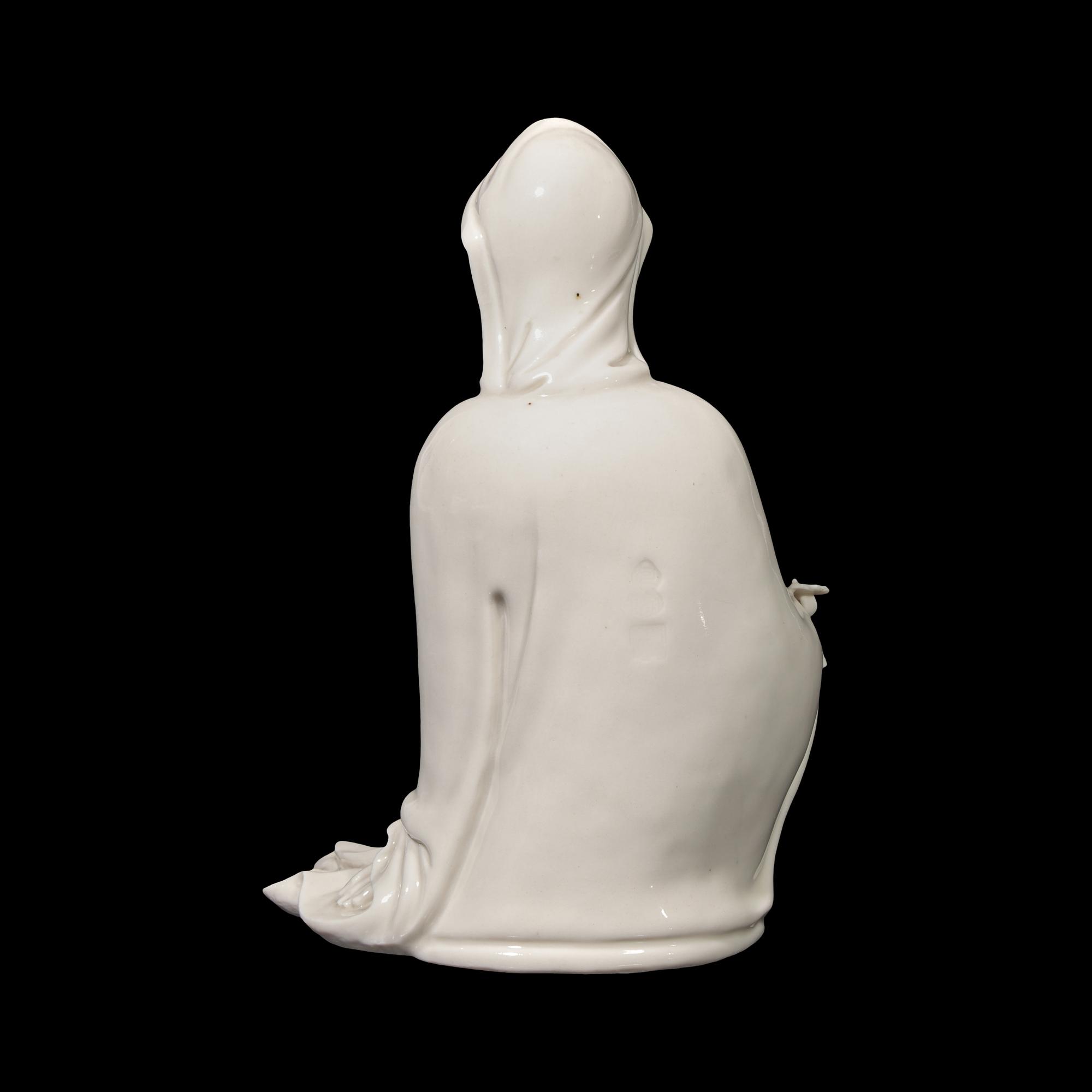 A Chinese Blanc de Chine Guanyin, 18th/19th Century 清中期 德化白瓷观音