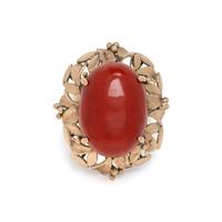 YELLOW GOLD AND CORAL RING