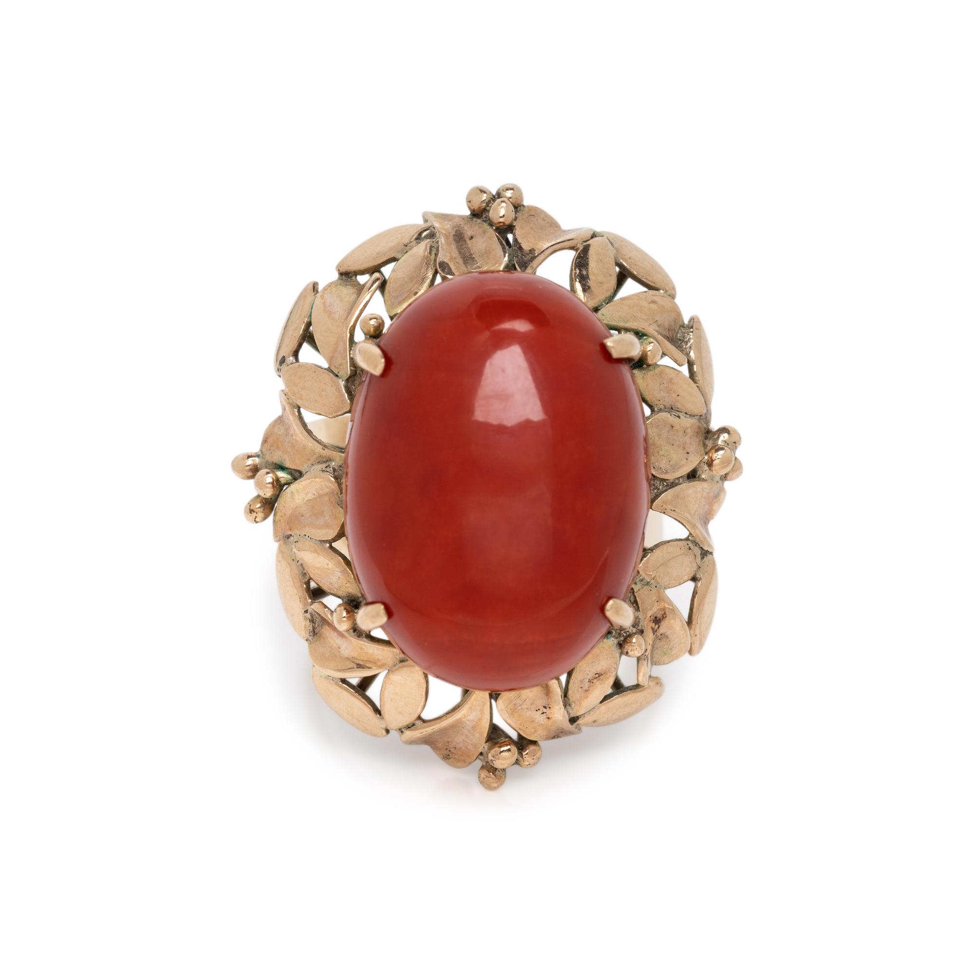YELLOW GOLD AND CORAL RING
