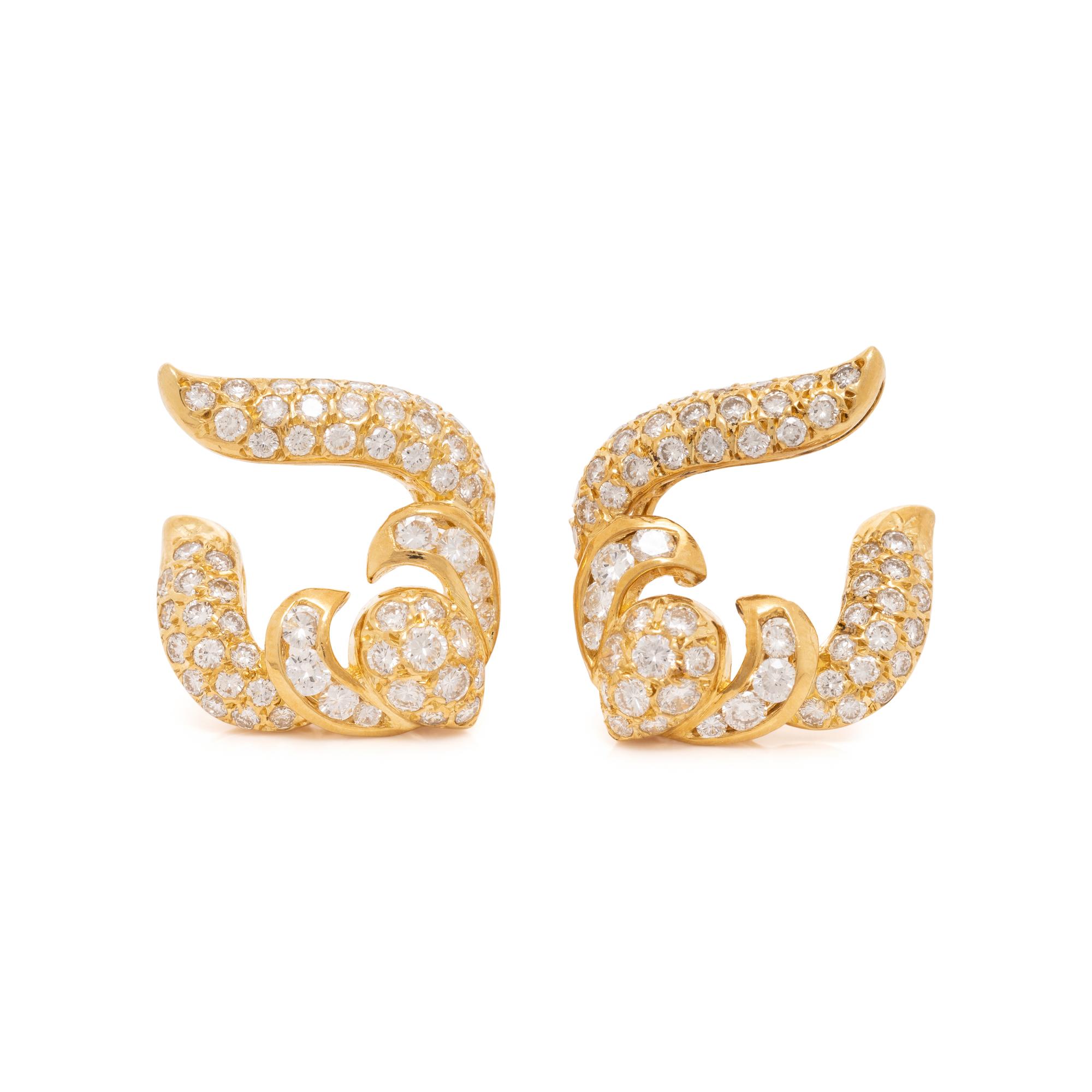YELLOW GOLD AND DIAMOND EARCLIPS