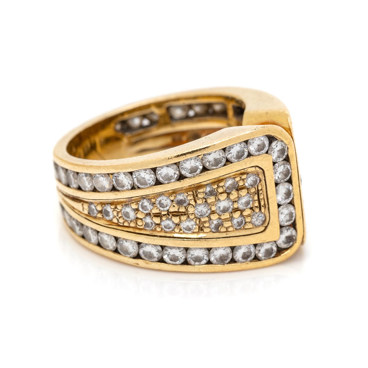 YELLOW GOLD AND DIAMOND RING