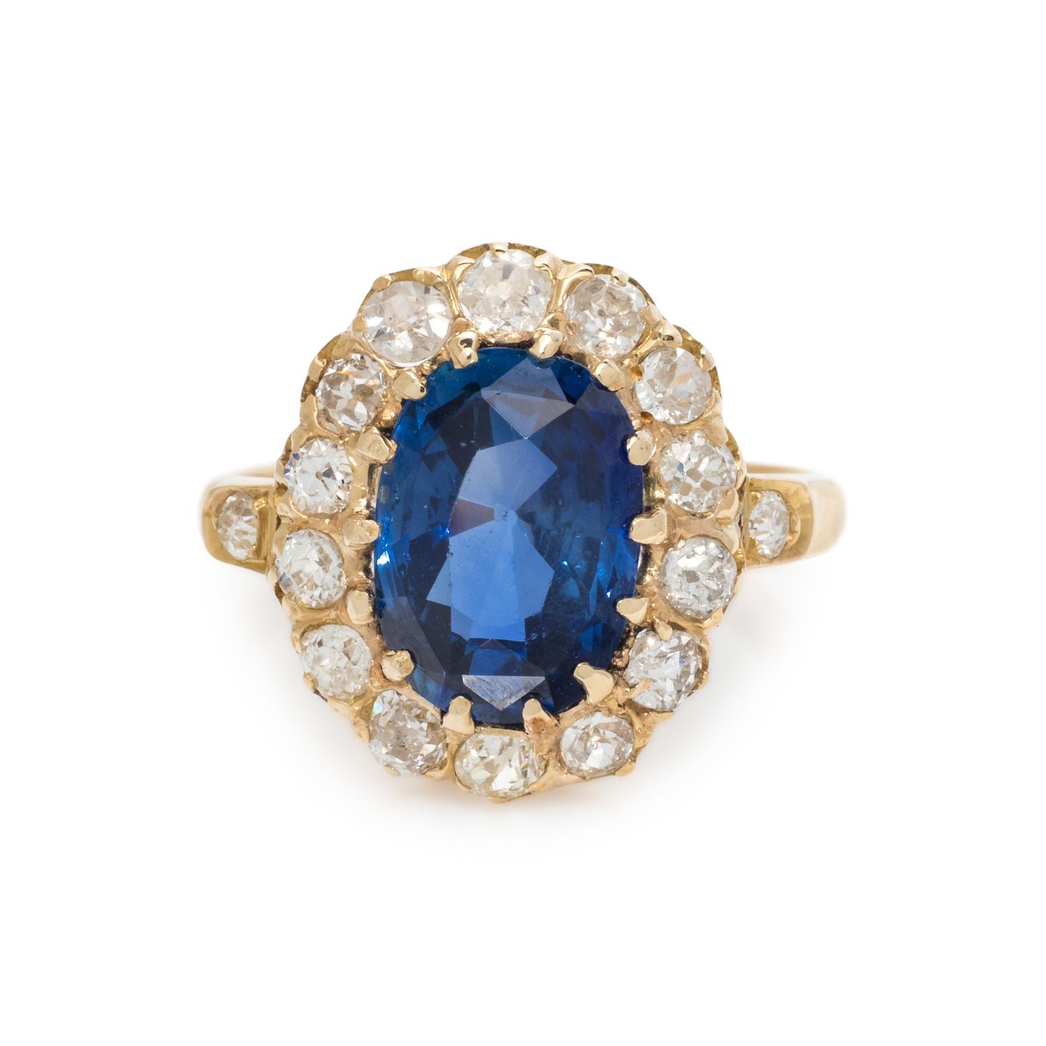 SAPPHIRE AND DIAMOND RING