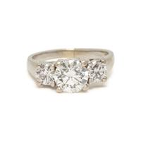 WHITE GOLD AND DIAMOND RING