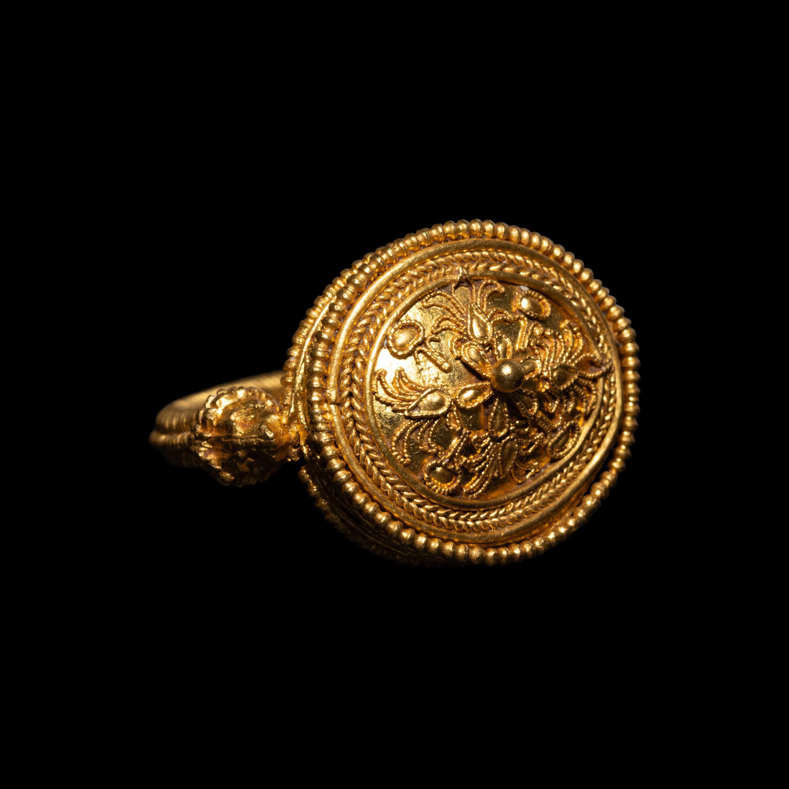 A Hellenistic Gold Filigree Ring