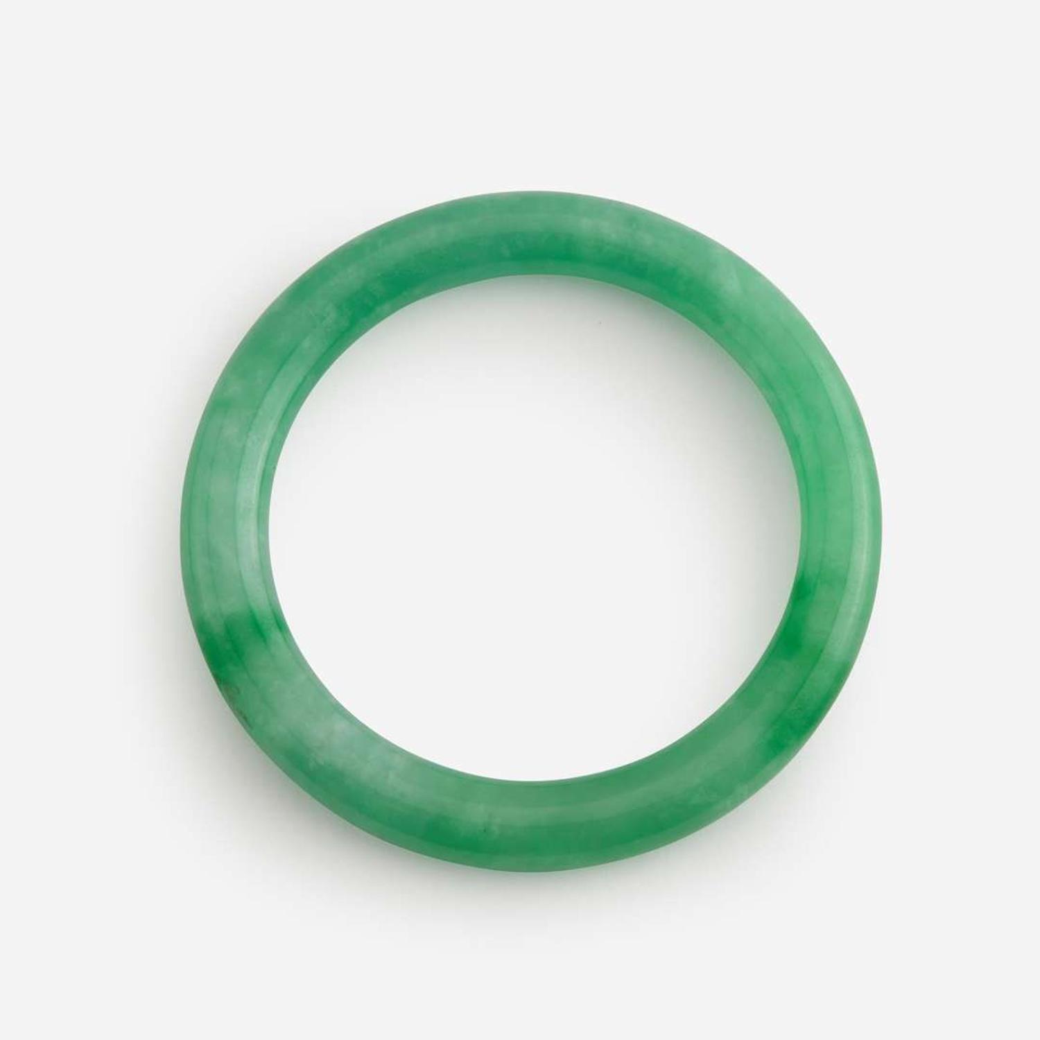 Two jadeite bangles 翡翠圆条镯一组两件