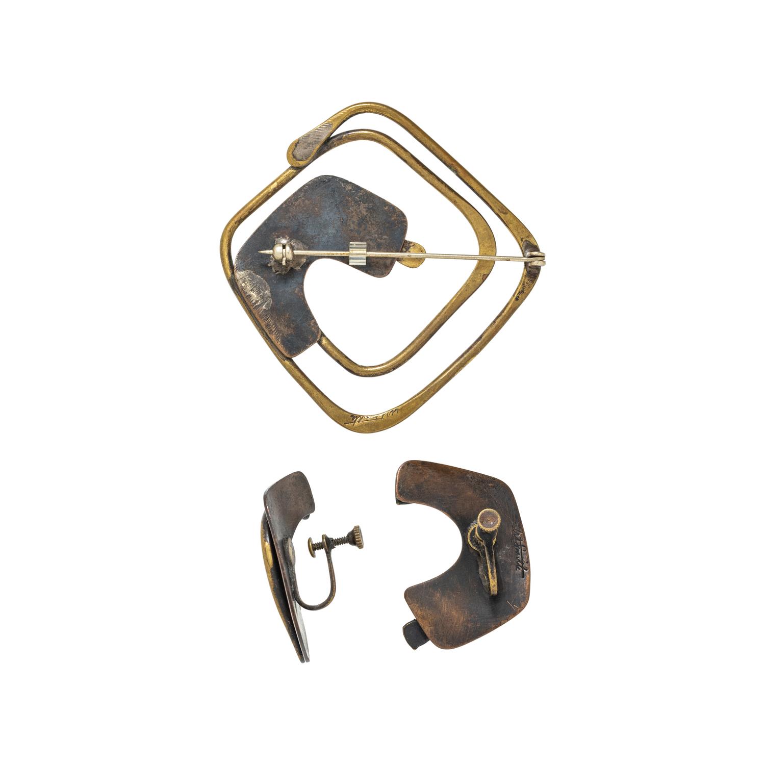ART SMITH, MODERNIST, COPPER AND BRASS BROOCH AND EARRINGS