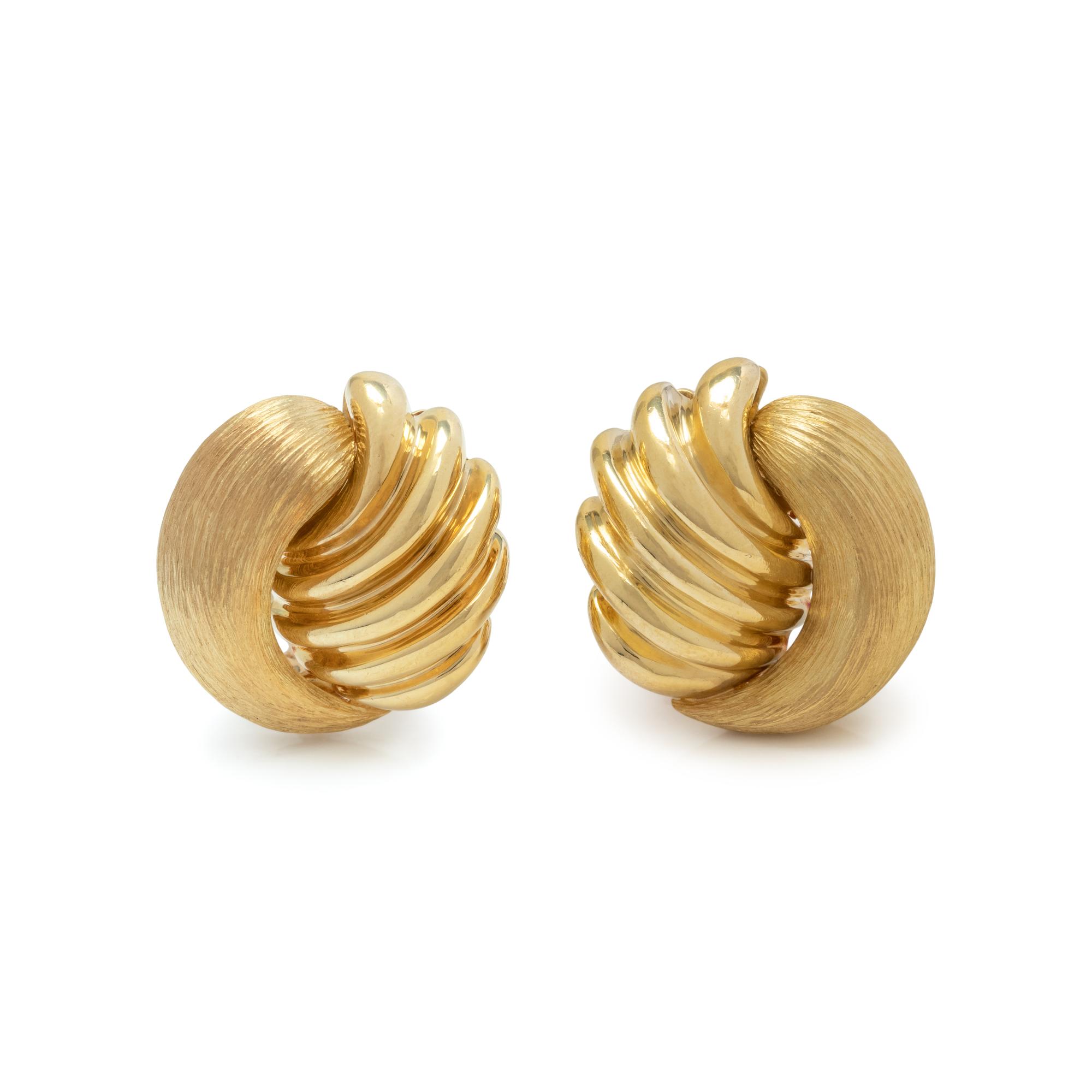 HENRY DUNAY, YELLOW GOLD EARCLIPS