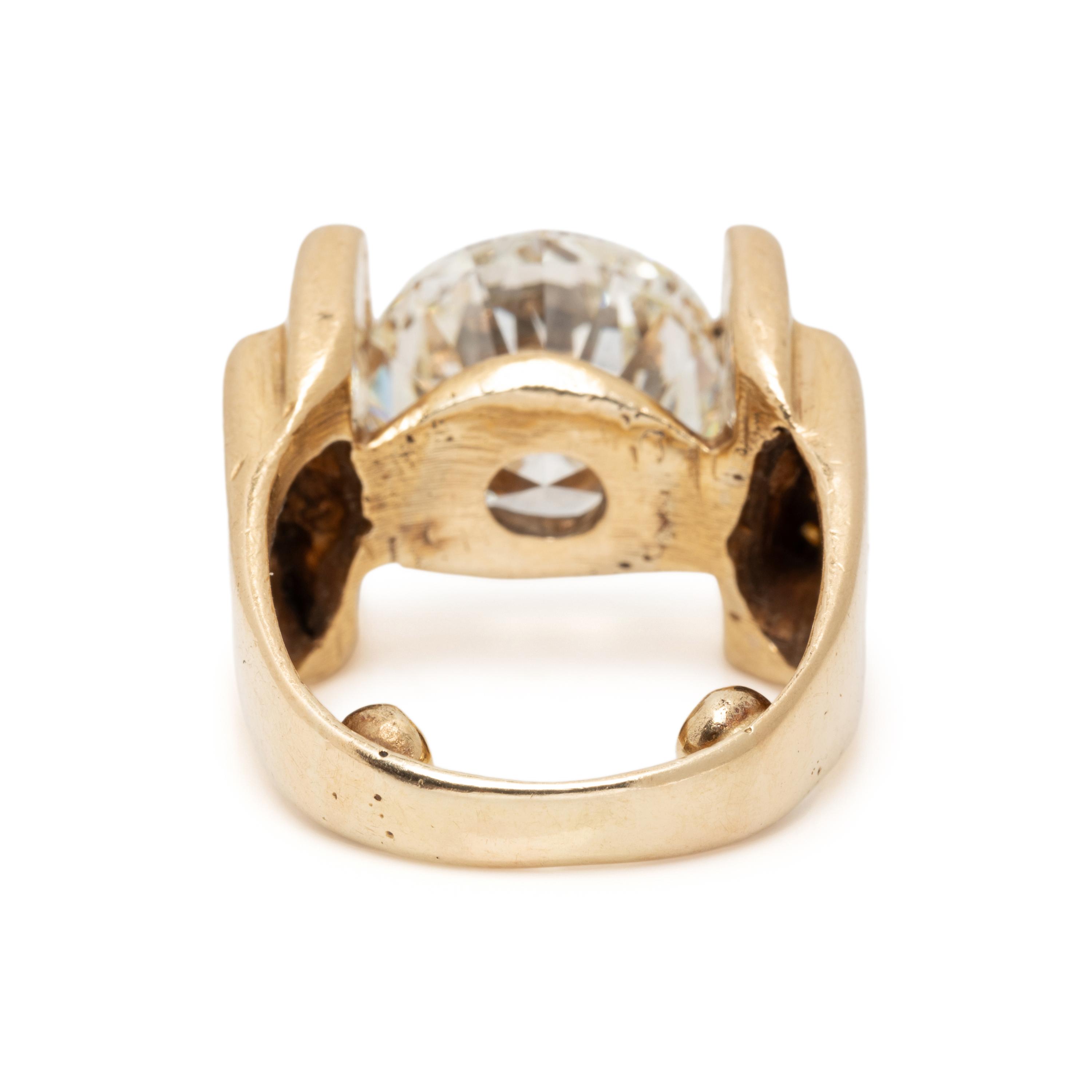 DIAMOND AND YELLOW GOLD RING