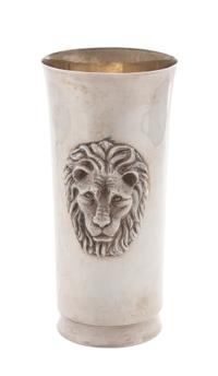 An Elizabeth II Silver Tumbler, Jocelyn Burton, London, 1988, cylindrical, with a slightly flaring mouth rim and an applied lion mask.
