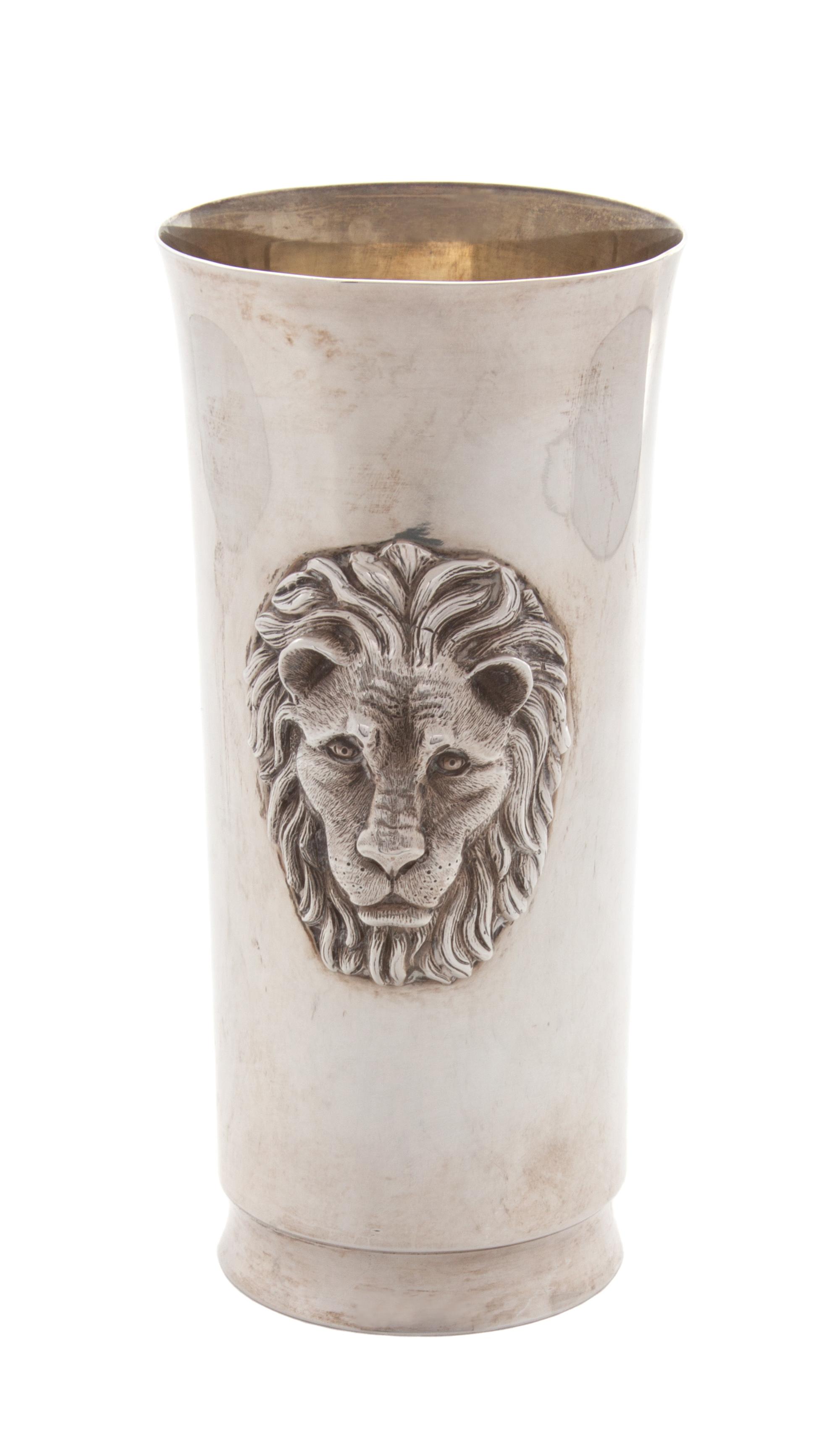 An Elizabeth II Silver Tumbler, Jocelyn Burton, London, 1988, cylindrical, with a slightly flaring mouth rim and an applied lion mask.