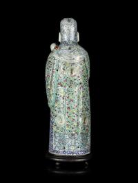 A Large Chinese Famille Rose Porcelain Figural Group