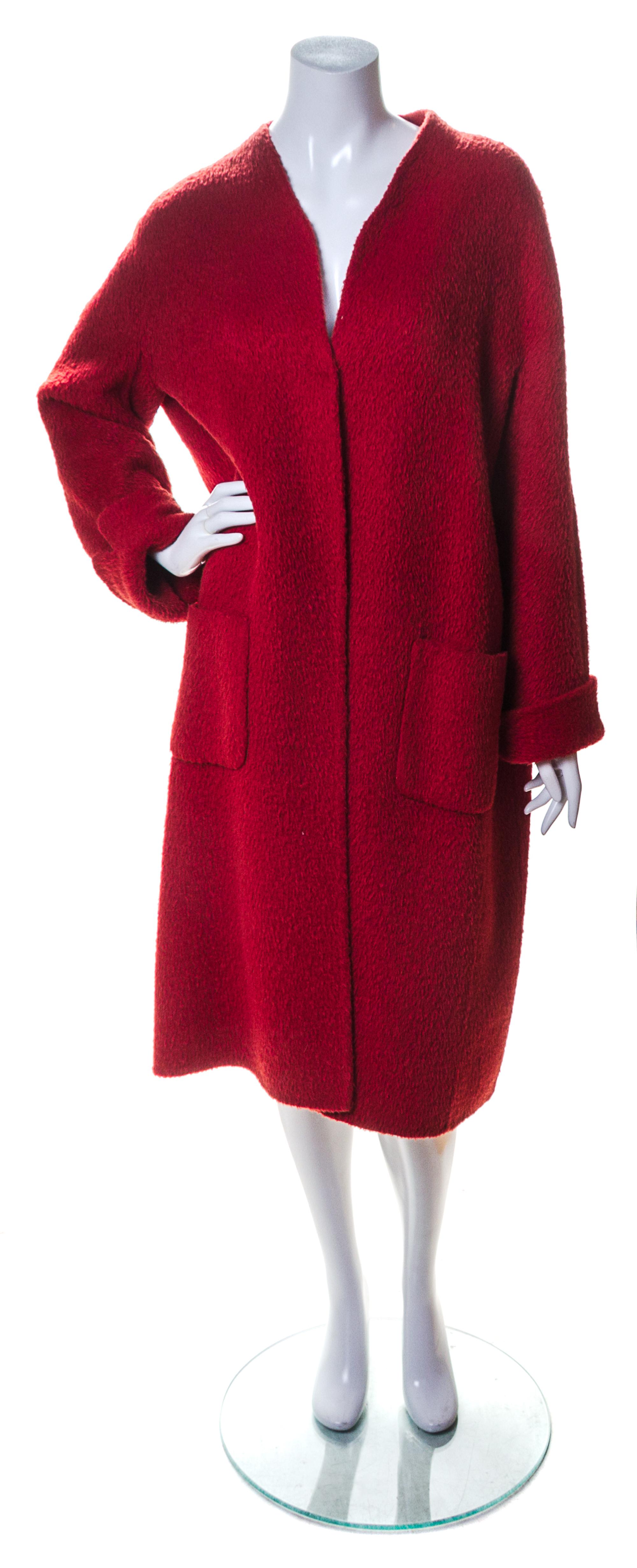 An Oscar de Renta Red Wool Swing Coat, Size 14.