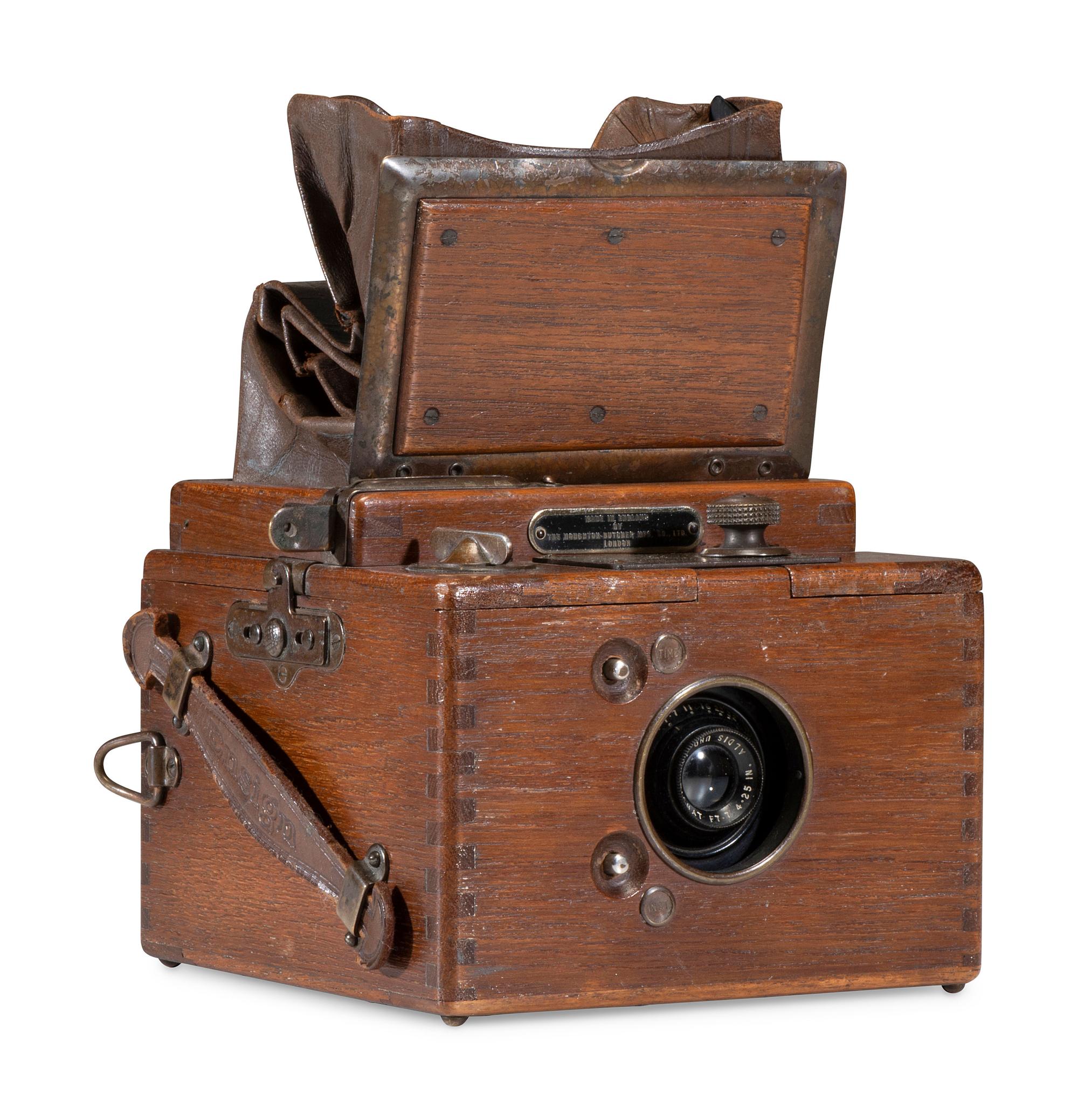 [EARLY PHOTOGRAPHY]. "Ensign" Roll Film Reflex Tropical Model camera. Houghton-Butcher Mfg. Co, London, ca 1920s.
