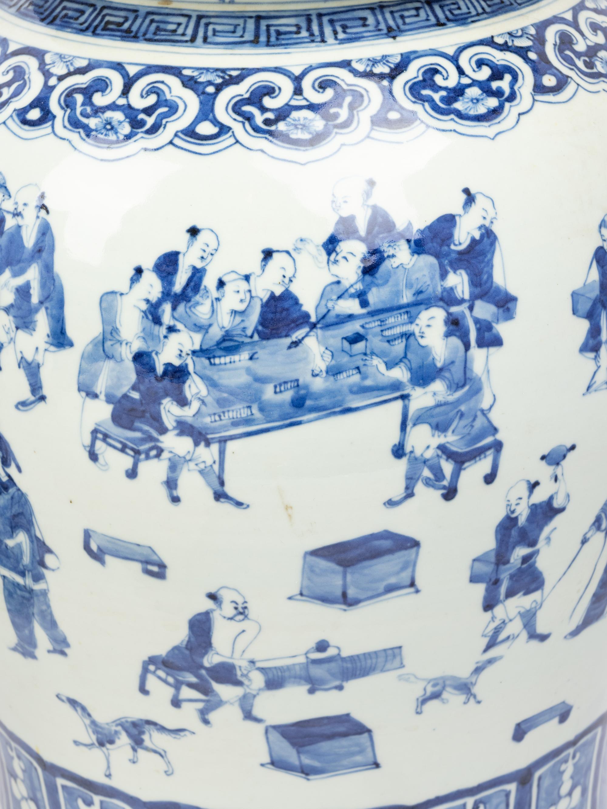 A Chinese Export Blue and White Porcelain Jar