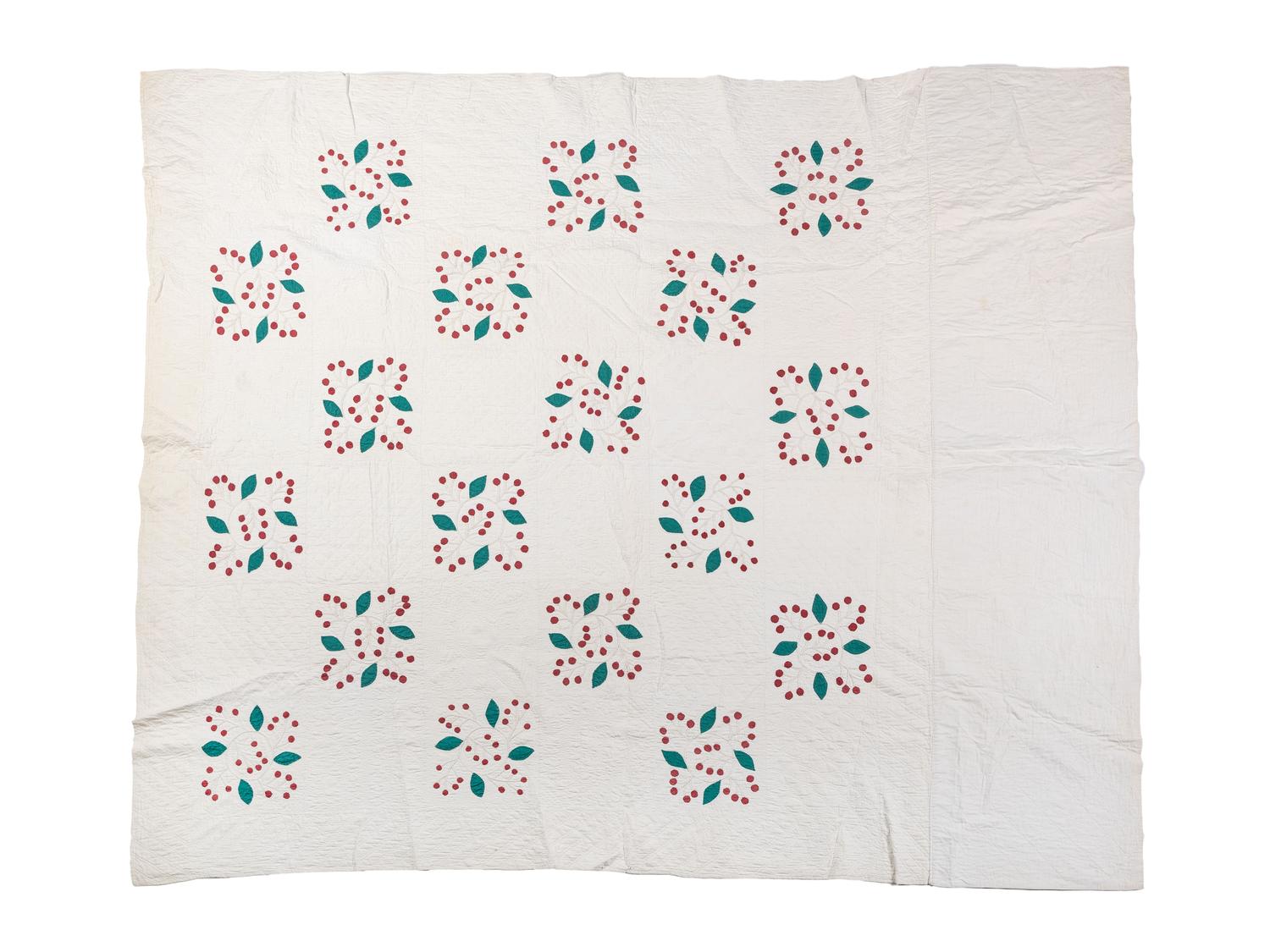 A Cherry Blossom Pattern Pieced Cotton Quilt