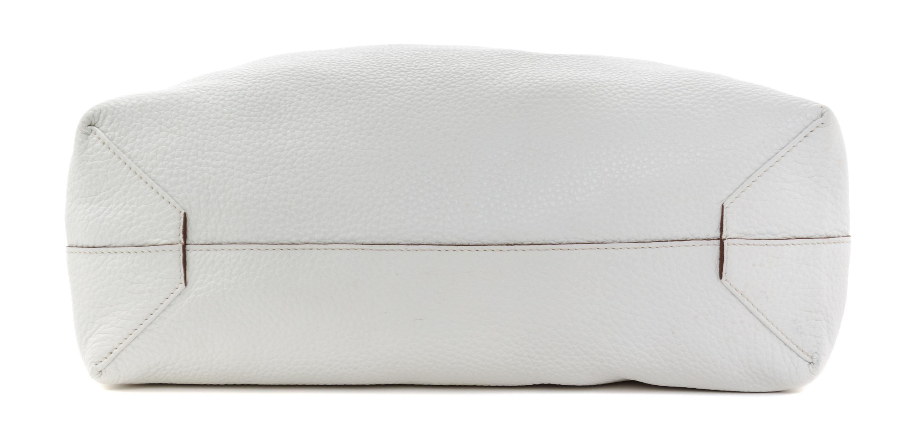 An Hermes Blanc/Chamois 45cm Taurillon Clemence Double Sens Tote, 17.5" x 15.5" x 5".