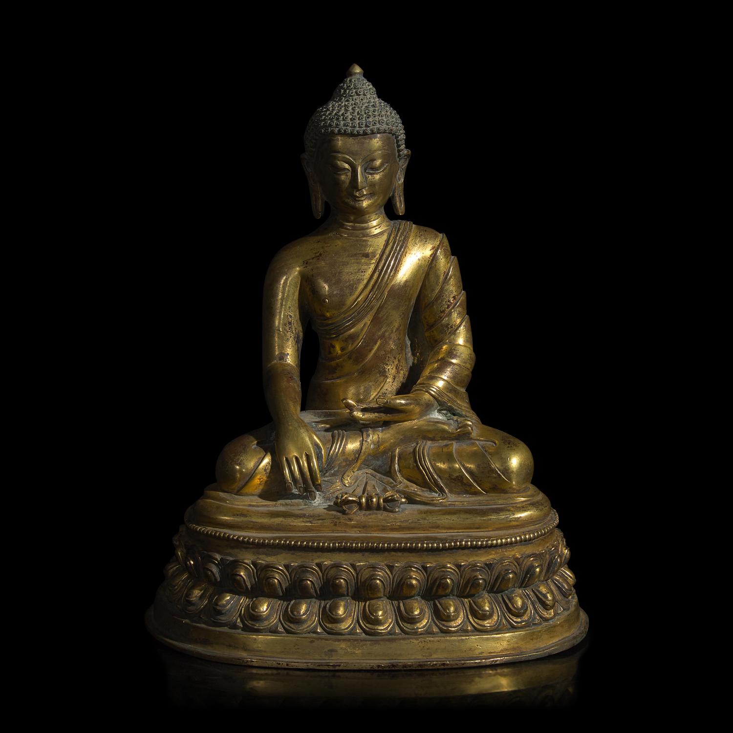A Tibeto-Chinese Gilt Bronze Figure of Akshobhya 藏漢 鎏金銅 阿閦佛坐像