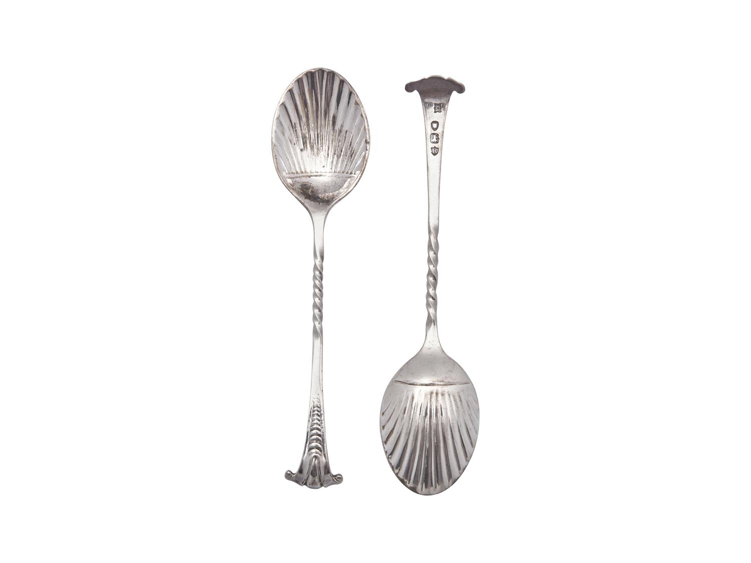 A Cased Set of Six Victorian "Onslow" Silver Teaspoons
