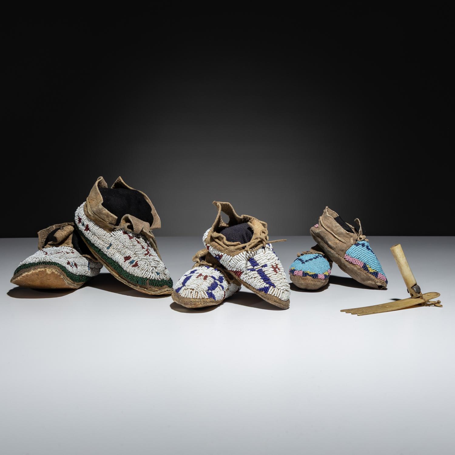 Plains Child's Beaded Hide Moccasins, and Roach Spreader