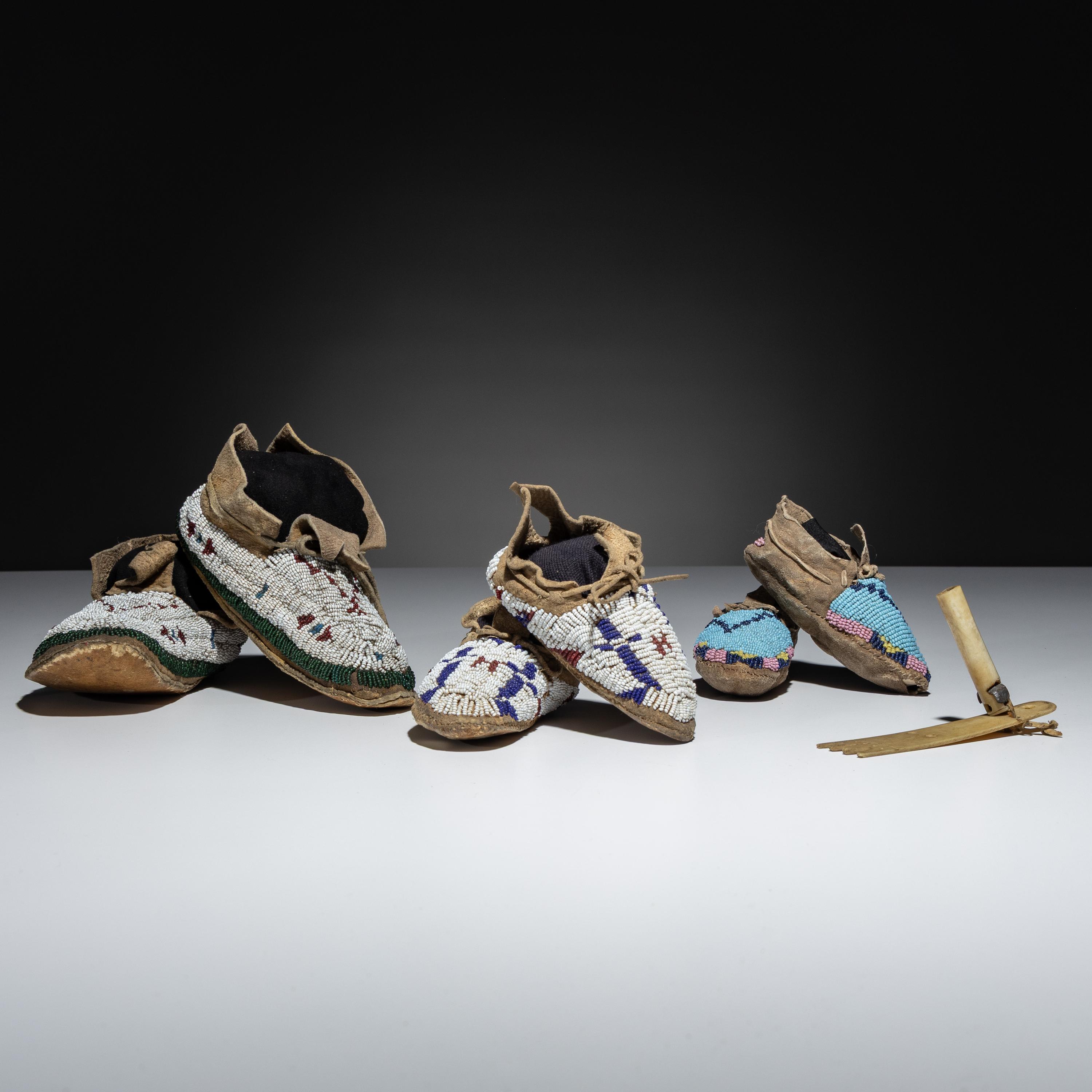 Plains Child's Beaded Hide Moccasins, and Roach Spreader