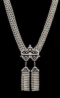A Fine Edwardian Platinum, Diamond and Seed Pearl Sautoir, 28.00 dwts.