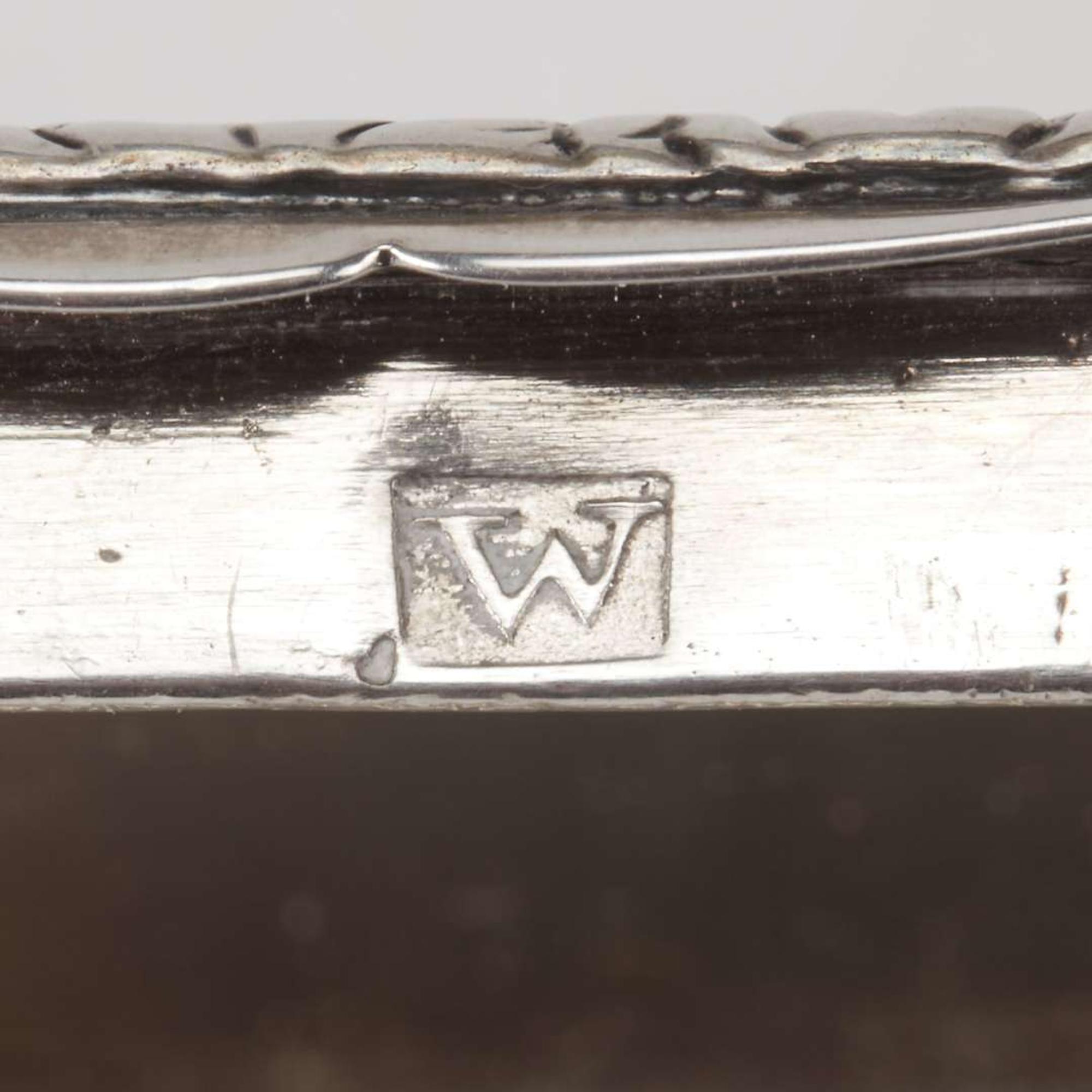 A Chinese export silver snuff box, Wongshing 中国出口银鼻烟盒 Canton, circa 1825-1840 ??? ?1825-1840?