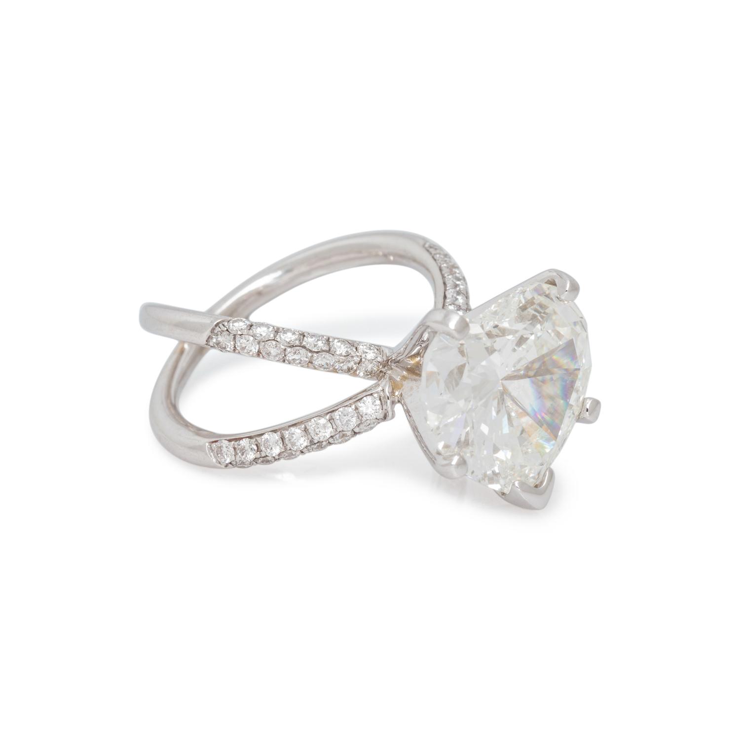 A LOVELY DIAMOND RING
