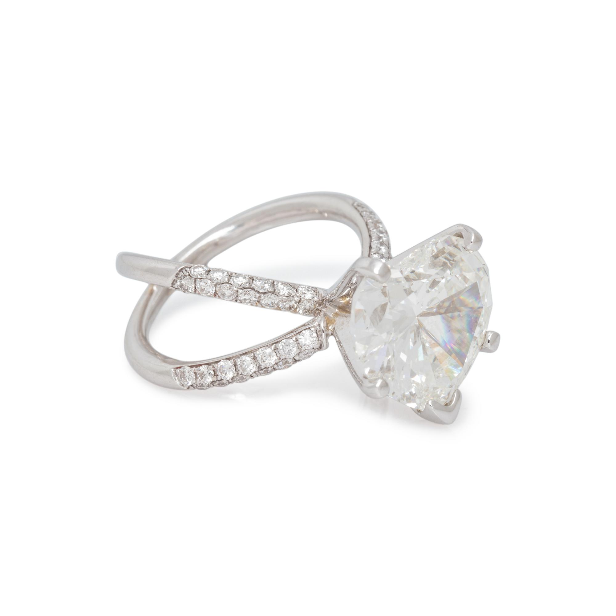 A LOVELY DIAMOND RING