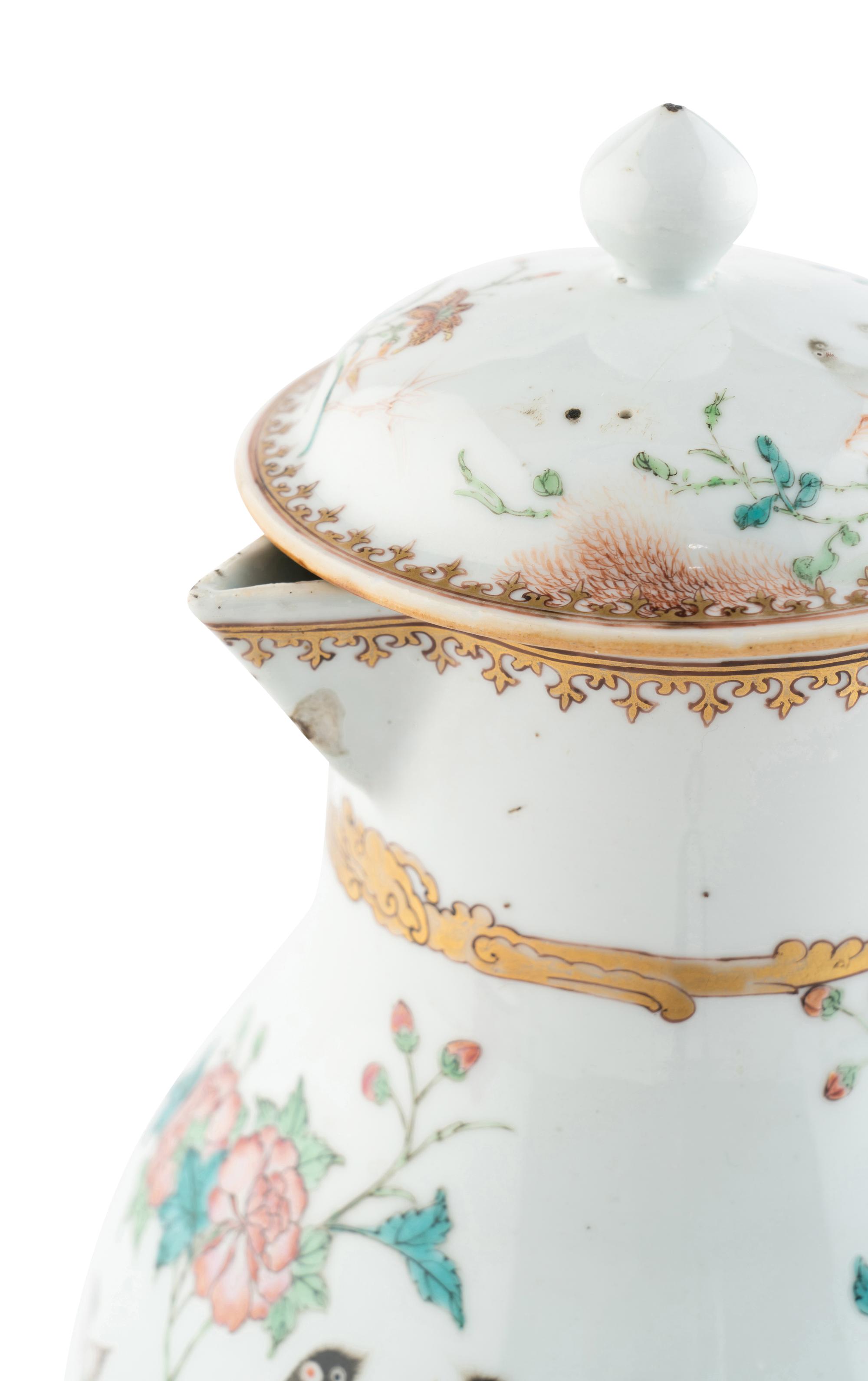 A Chinese Export Porcelain Milk Jug