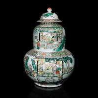 A Large Chinese Famille Verte Porcelain Double-Gourd Vase and Cover, Late 19th/20th Century 晚清/民國 五彩人物故事圖葫蘆大蓋罐