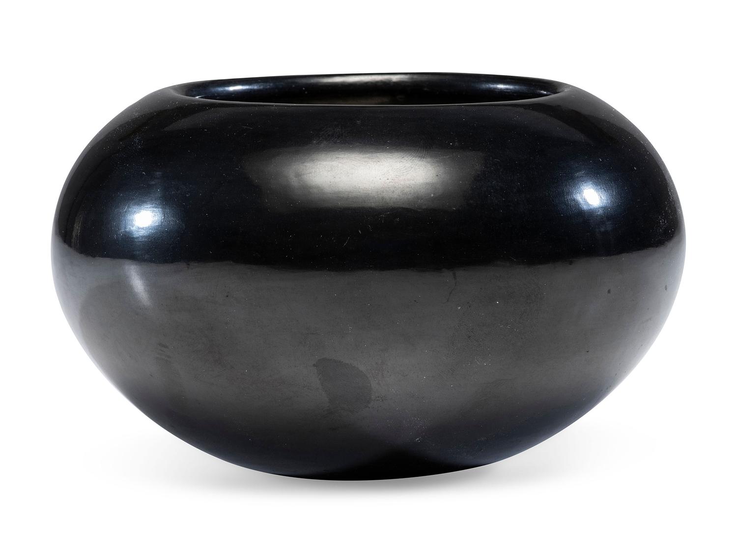 Blackware Pottery Bowl, with Gunmetal Finish 1956-1965