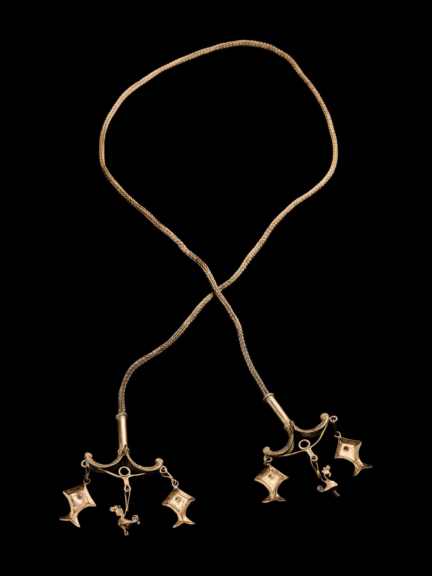 A Silver Plated Brass Necklace Kanatar