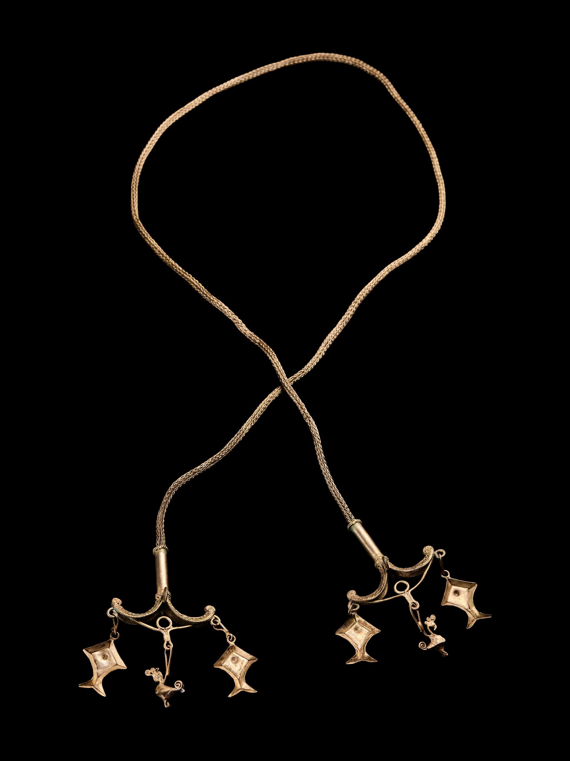 A Silver Plated Brass Necklace Kanatar