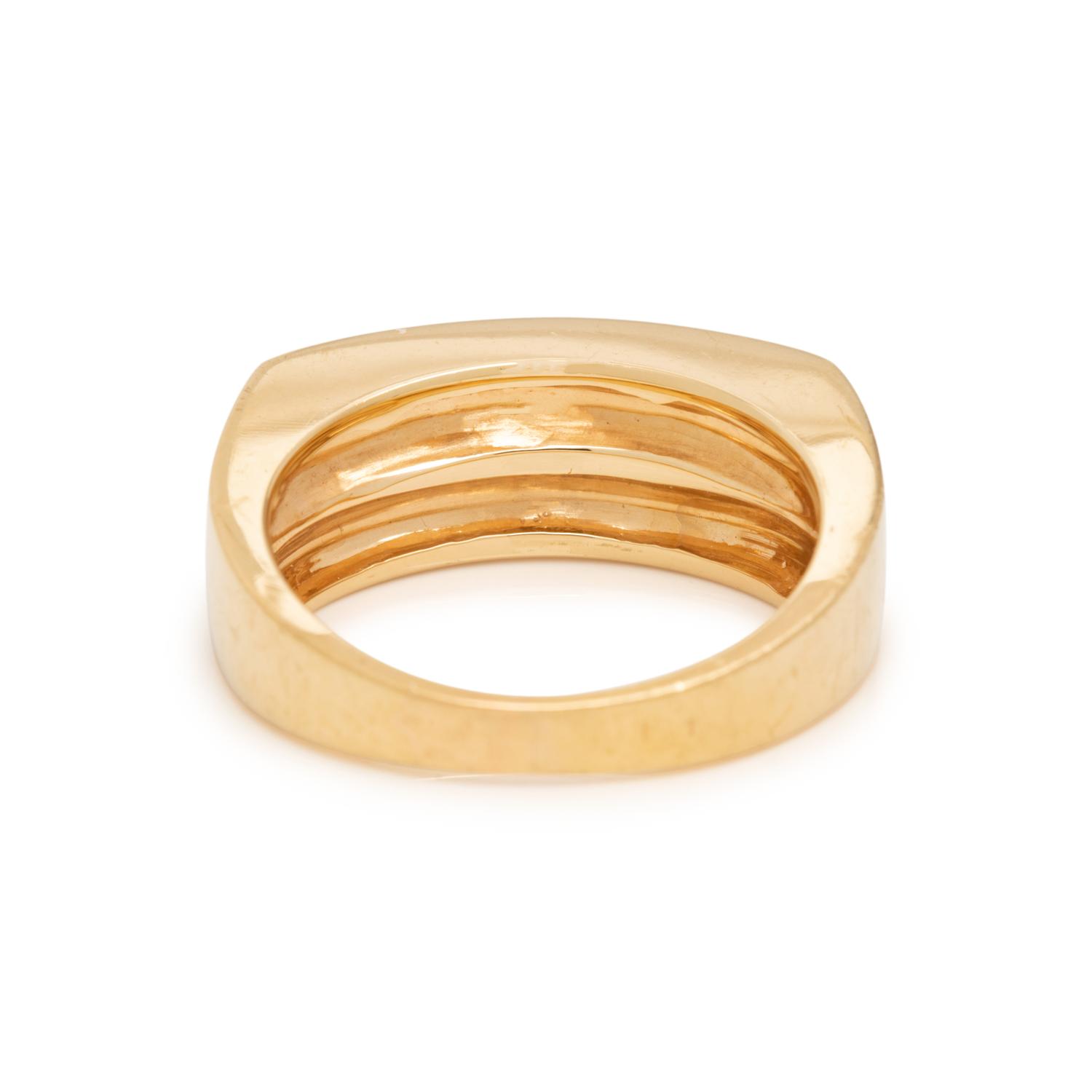 YELLOW GOLD AND DIAMOND RING