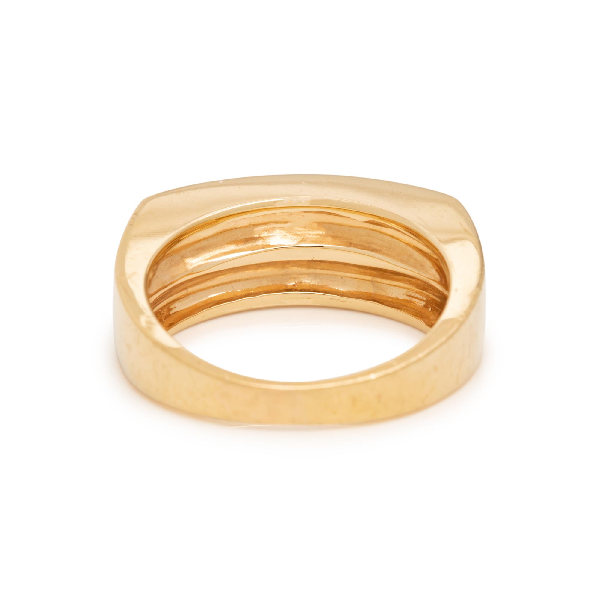 YELLOW GOLD AND DIAMOND RING