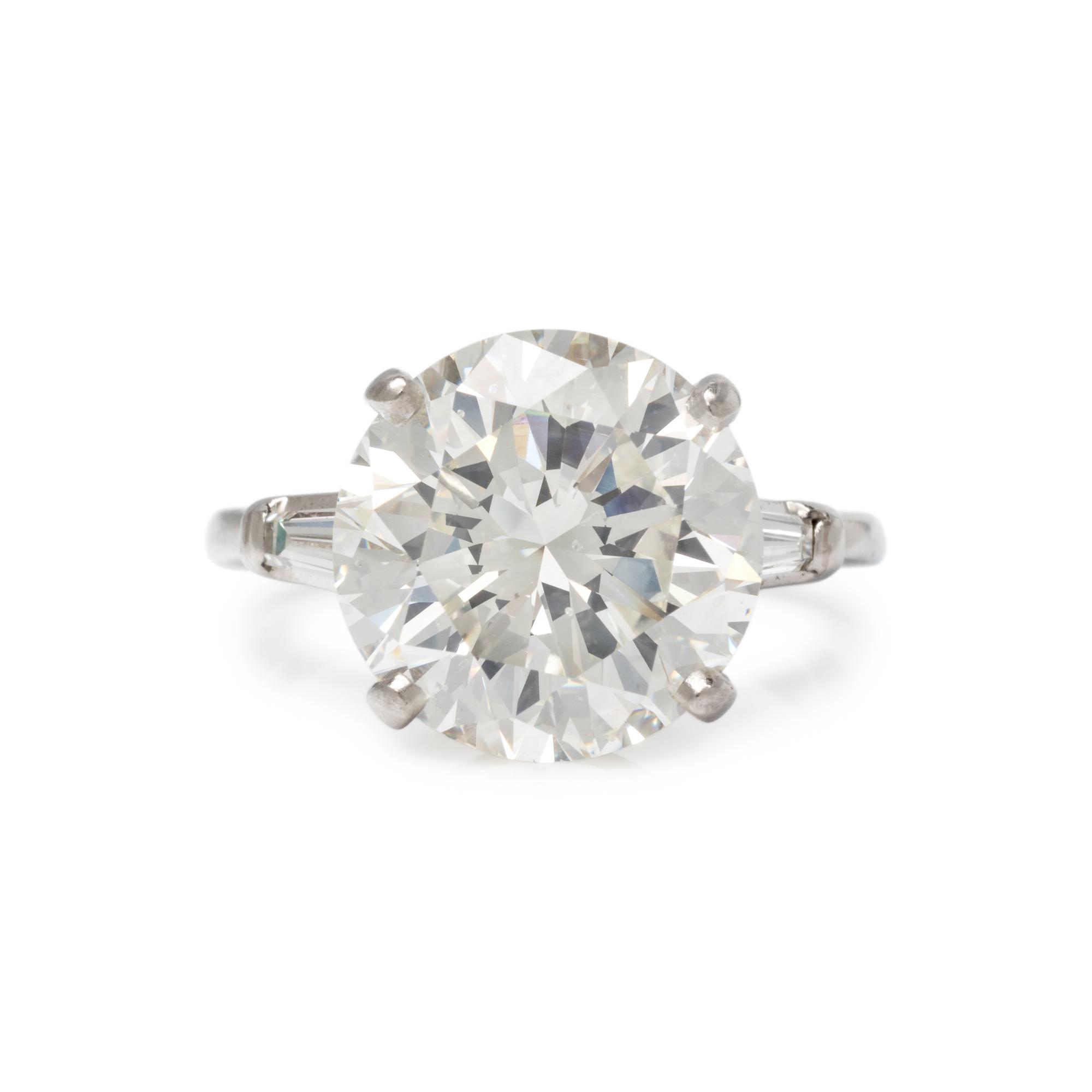 DIAMOND RING